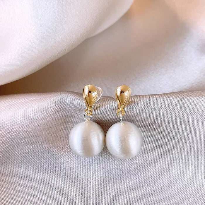 Wholesale Women' s Spherical Stud Earrings