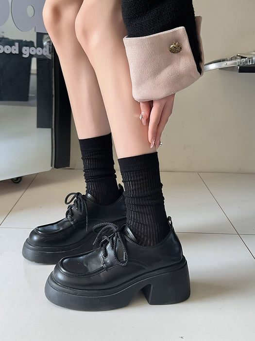 Wholesale Boneless vertical black and white mid tube socks, anti pilling and breathable