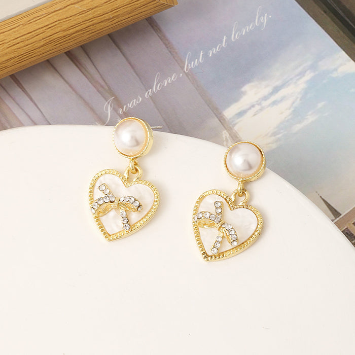 Wholesale Pearl earrings with versatile temperament, heart-shaped earrings, light luxury, high-end earring jewelry