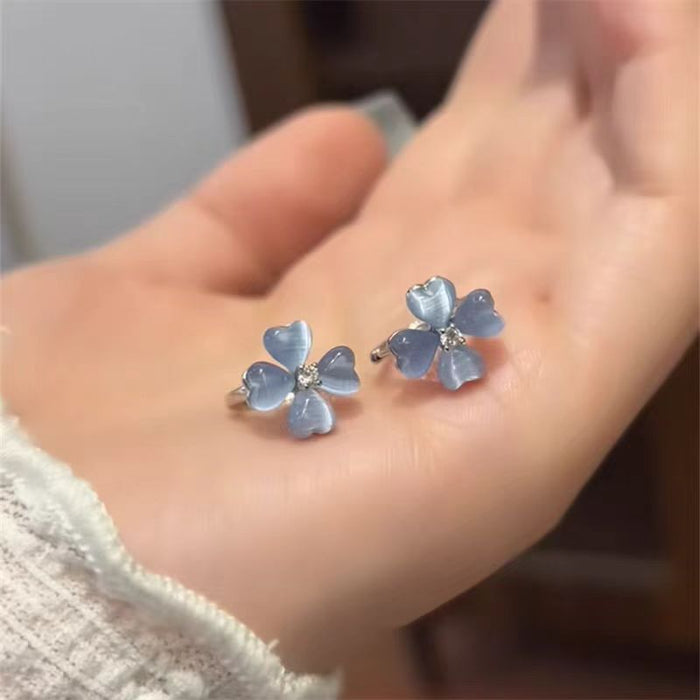 Wholesale Flower earrings are simple, fashionable, and high-end, with a light luxury temperament. New earrings are available