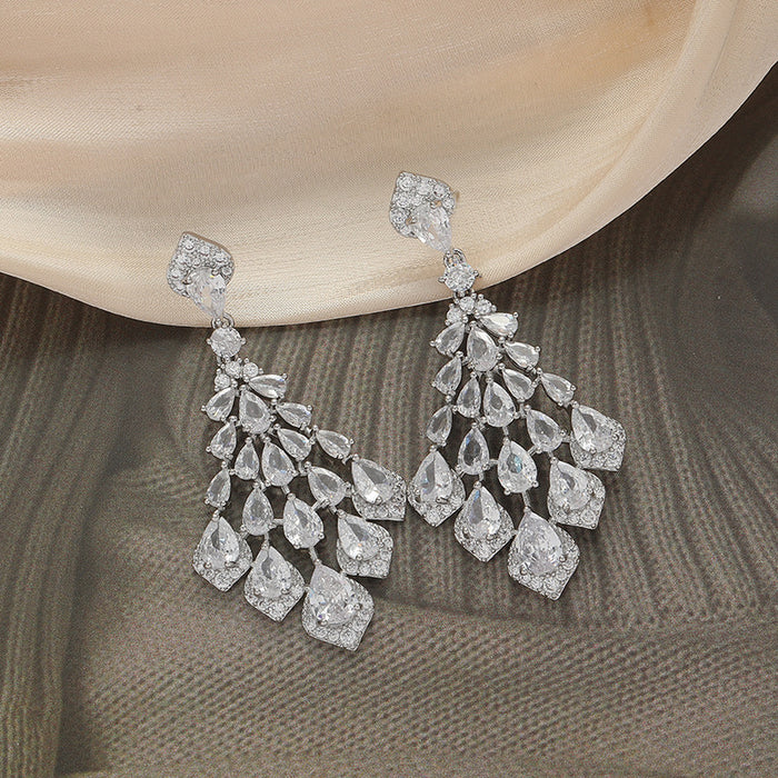 Wholesale Feather tassel earrings, retro fashion earrings, niche high-end, exaggerated earrings