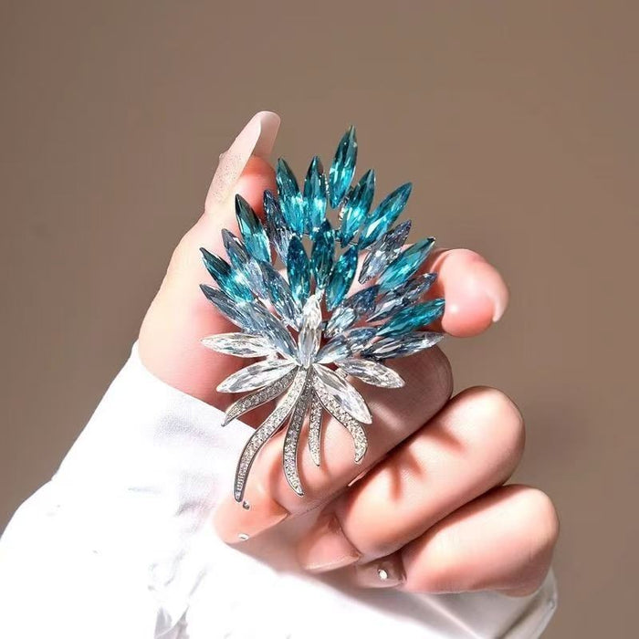 Wholesale Elegant and dynamic brooch, light luxury, fashionable and dreamy brooch accessory