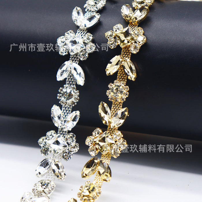 Wholesale Gold and silver rhinestone-embellished welded and electroplated chain for DIY clothing accessories and embellishments.