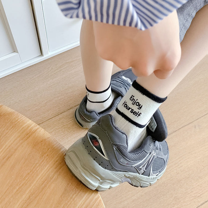 Wholesale Socks short tube flower letter embroidered socks simple and versatile