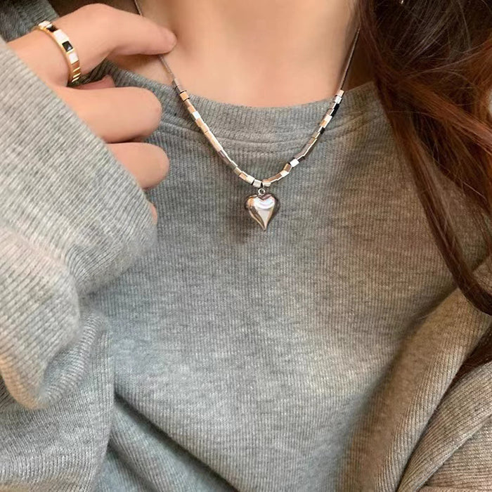 Wholesale 3D heart-shaped square necklace with niche design, versatile sweatshirt chain, titanium steel accessories