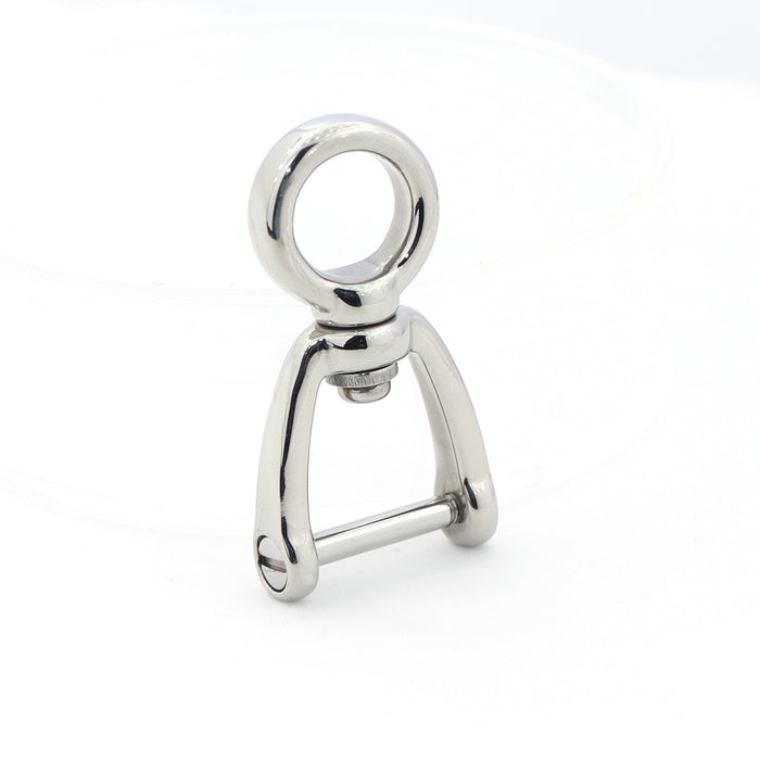 Wholesale Titanium alloy car keychain D-shaped buckle luggage hardware accessories