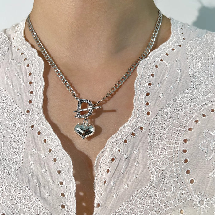 Wholesale Love pendant, collarbone chain necklace, light luxury, personalized, versatile, niche, high-end, new accessories