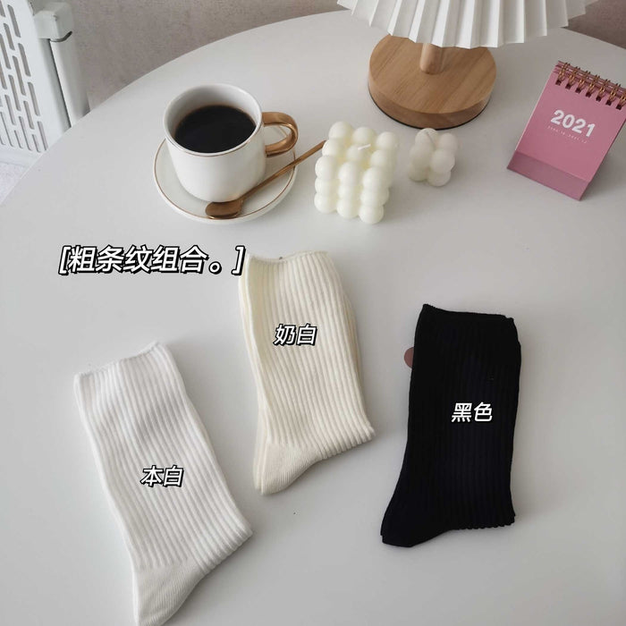 Wholesale Socks with cute vertical stripes