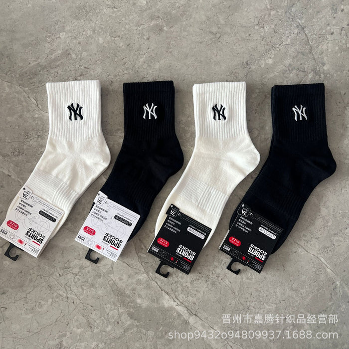 Wholesale Embroidered socks, mid tube sports socks, letter casual