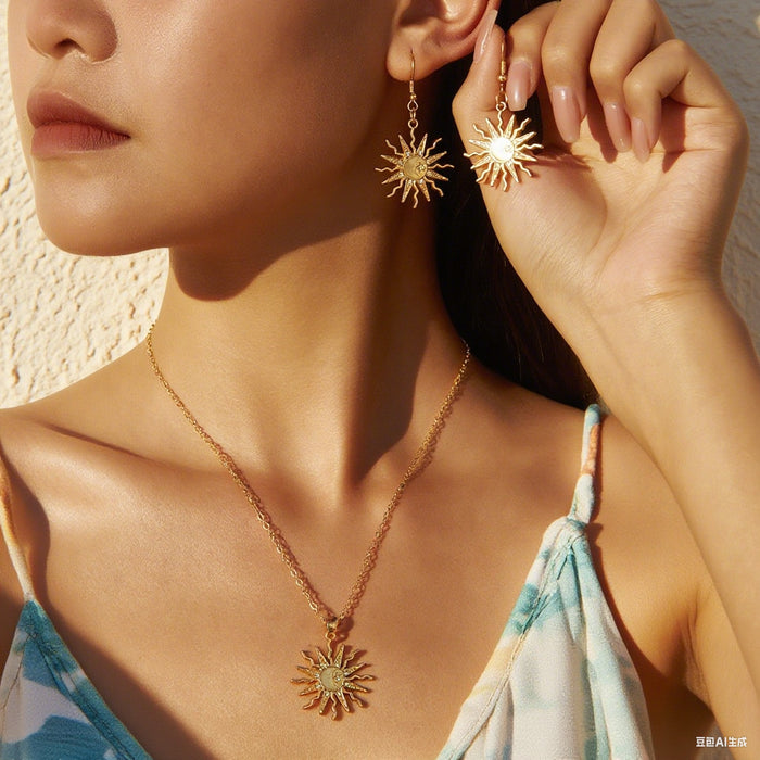 Wholesale Multi-Layer Sun Pendant Necklace Gold Alloy Trendy Fashion Accessory