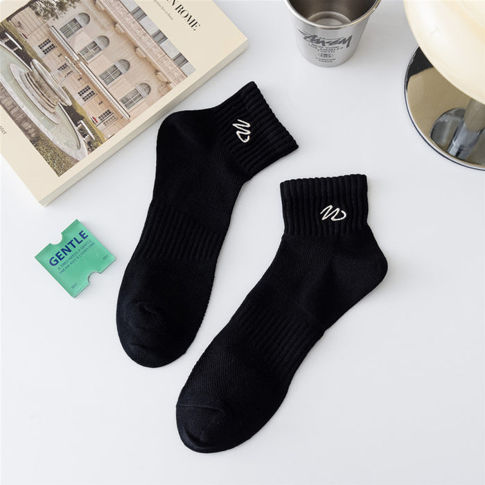 Wholesale Minimalist low cut short tube socks embroidered with letters, trendy sports