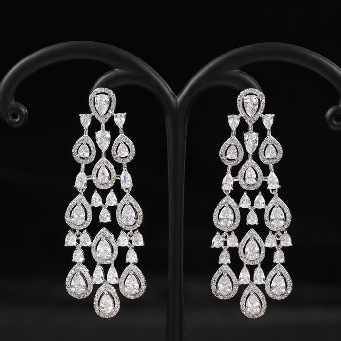 Wholesale Water Drop Tassel Zircon Earrings Fashionable and Versatile Super Flash Banquet Dress Earrings