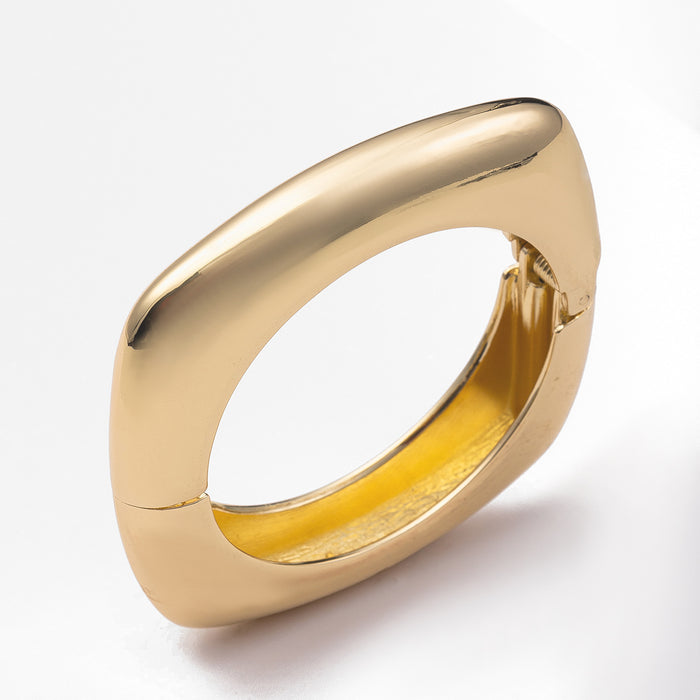 Wholesale Minimalist alloy square bracelet with exaggerated personality, metal wind spring opening bracelet