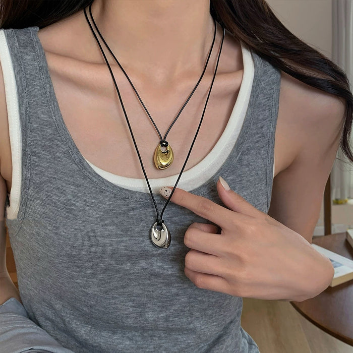 Wholesale Black leather rope necklace accessories, niche, simple, high-end, sweater chain