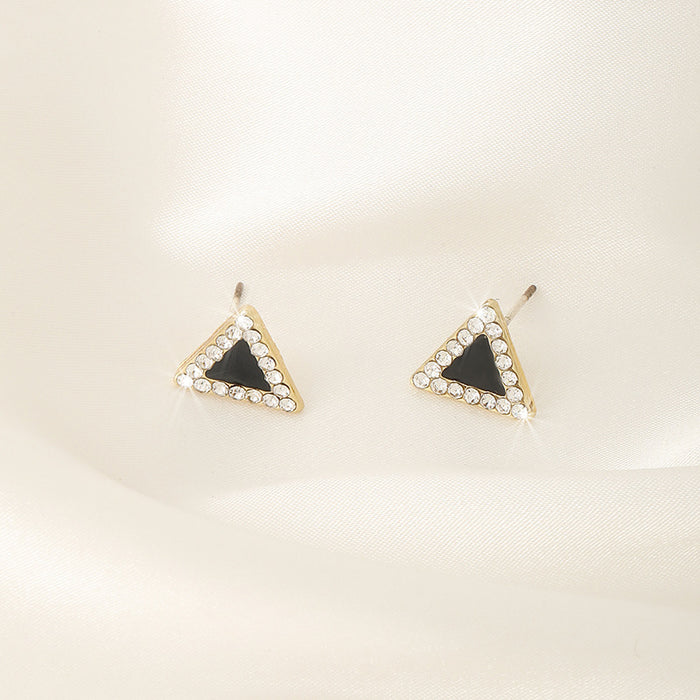 Wholesale Triangle earrings are simple, niche, silver needle versatile, elegant, and high-end