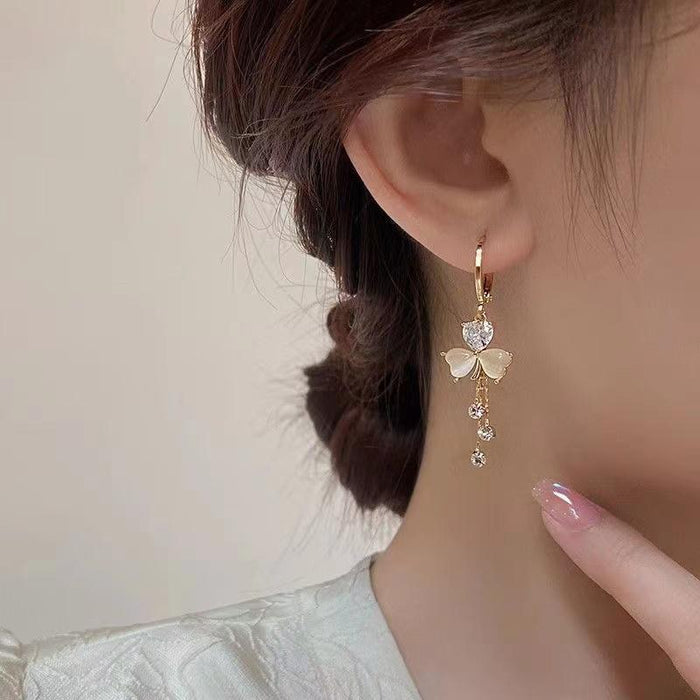 Wholesale Light luxury earrings, new niche design, high-end tassel earrings, elegant earrings