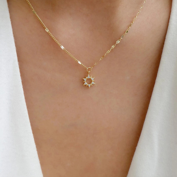 Wholesale New accessory design with diamond studded sunflower necklace, fashionable street photography, collarbone chain