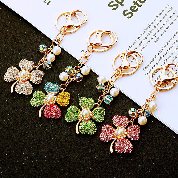 Wholesale Diamond studded Pearl Clover Car Keychain Metal Pendant Crystal Chain Keychain Ring Creative