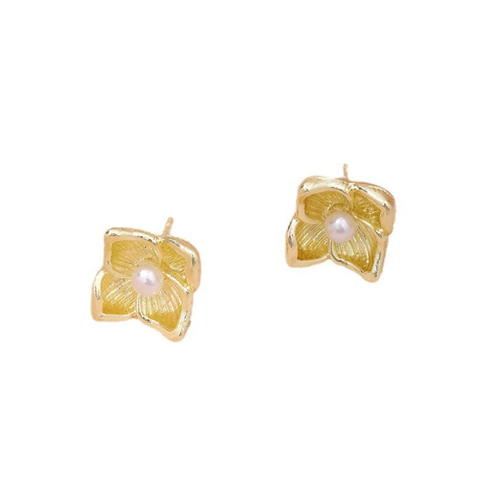 Wholesale Silver Needle Simple Flower Pearl Earrings Fashionable New Small Earrings Versatile Commuter Earrings
