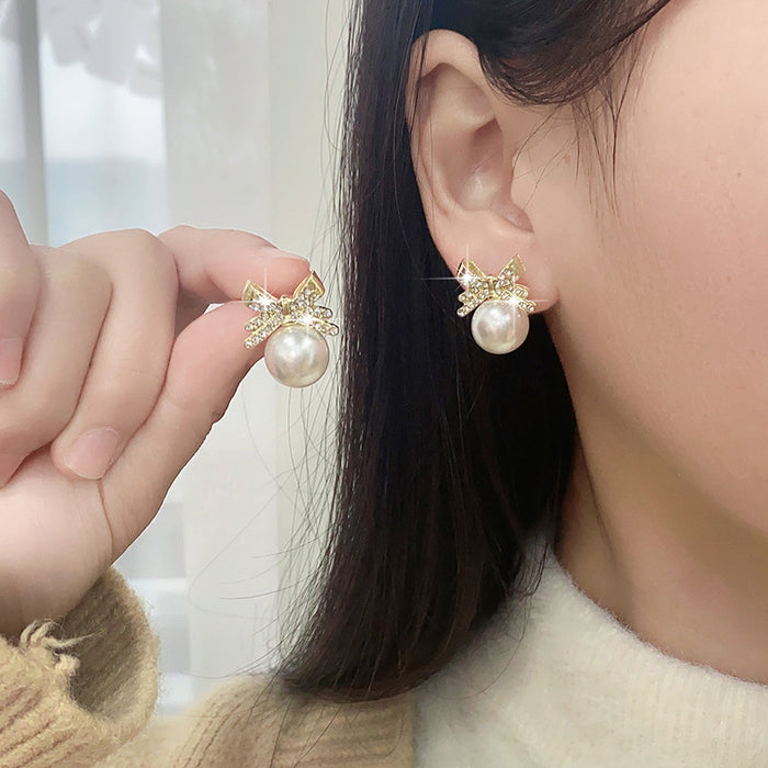 Wholesale Silver needle high-end design, pearl earrings, simple and niche, personalized new earrings