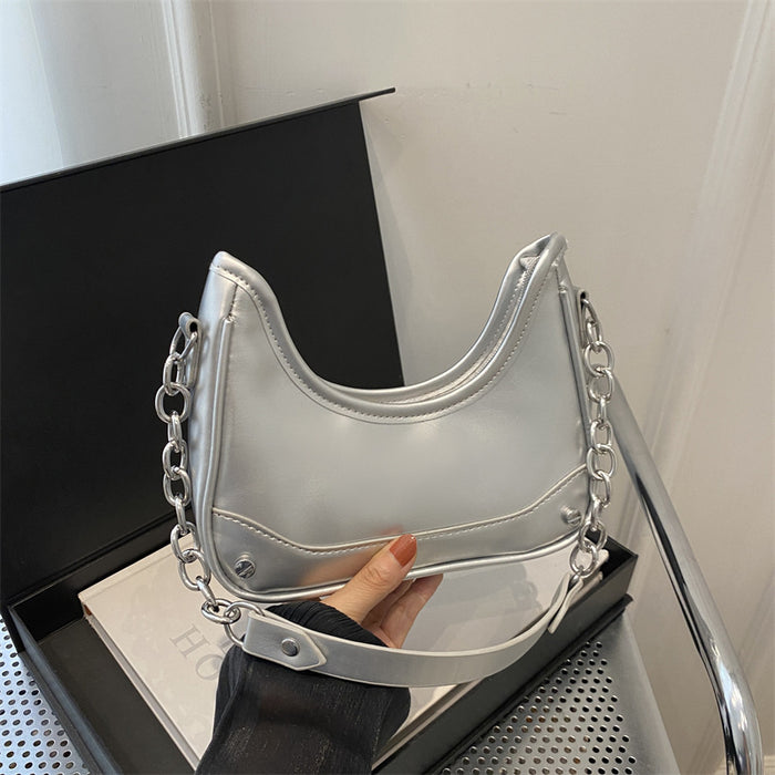 Wholesale This year's trendy Western style, niche chain fashion, commuting shoulder bag, crossbody bag