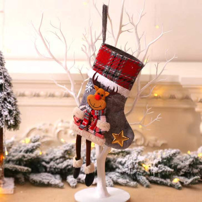 Wholesale Christmas Medium Plaid Socks Christmas Tree Hangings Children' s Holiday Candy Bags Home Decoration Supplies