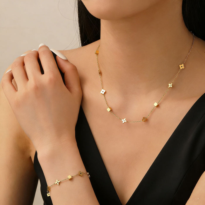 Wholesale Geometric Small Square Flower Necklace