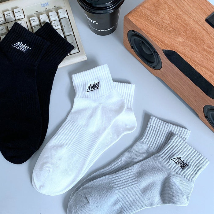 Wholesale Basic embroidery sports five point short socks, new cotton socks