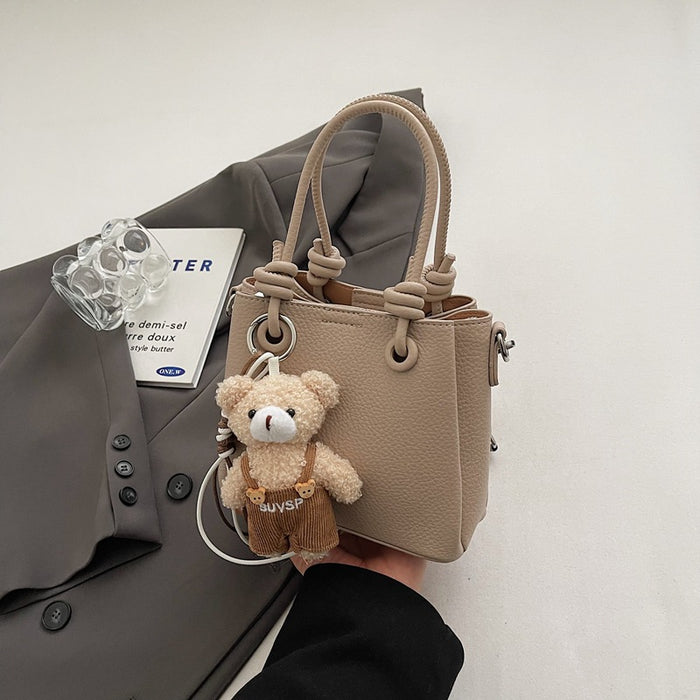 Wholesale Niche design, cute handheld commuting shoulder bag, fashionable and simple crossbody bag