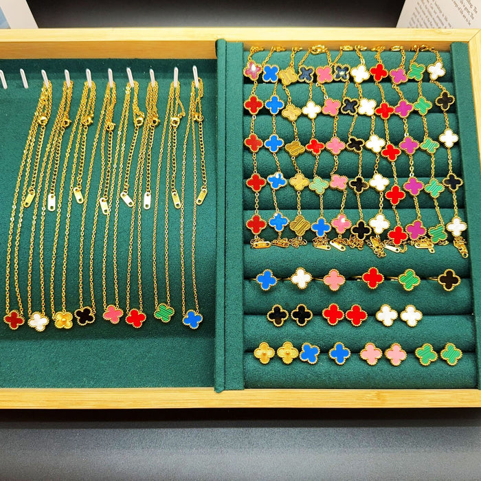 Wholesale Stainless steel clover bracelet, titanium steel high-end decorative accessory