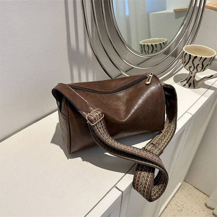 Wholesale Texture broadband fashionable retro shoulder bag and stylish crossbody bag