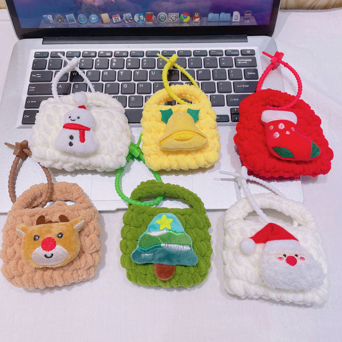 Wholesale Cute cartoon knitted mini coin purse Christmas hand-woven keychain accessories wholesale creative storage bag