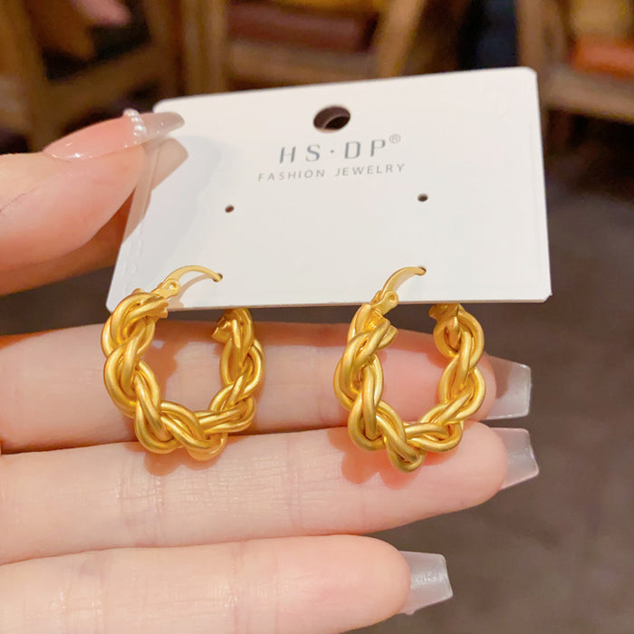 Wholesale Metal ear buckles, stylish, simple, personalized, versatile earrings with earrings