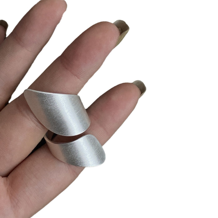 Wholesale Silver brushed frosted open index finger ring with a cool design and exaggerated personality, irregular ring