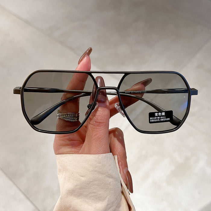 Wholesale Outdoor driving sunglasses, driving glasses, polygonal color changing polarized sunglasses for men