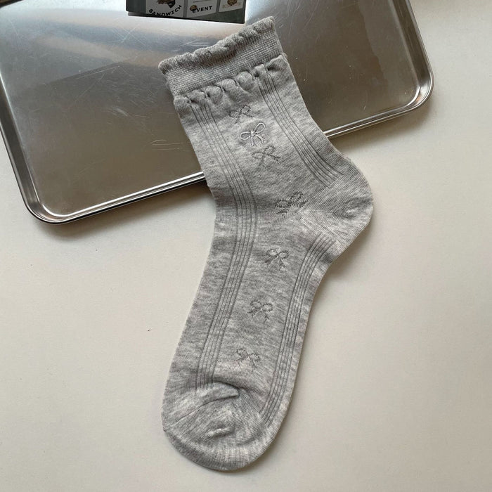 Wholesale Socks for women in spring and summer, thin style, mid tube socks with bow, embroidered lace, stacked socks, hollowed out breathable women's socks