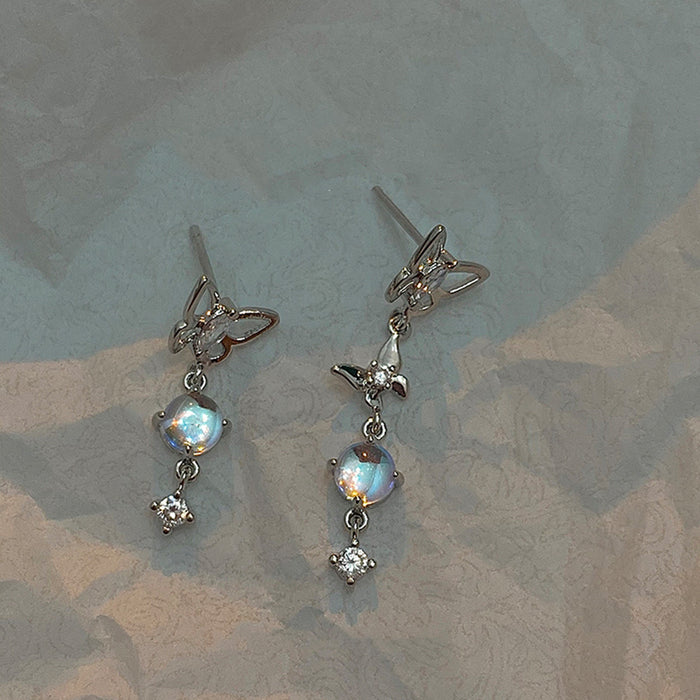 Wholesale Minimally designed moonstone butterfly tassel pendant, niche design necklace, collarbone chain