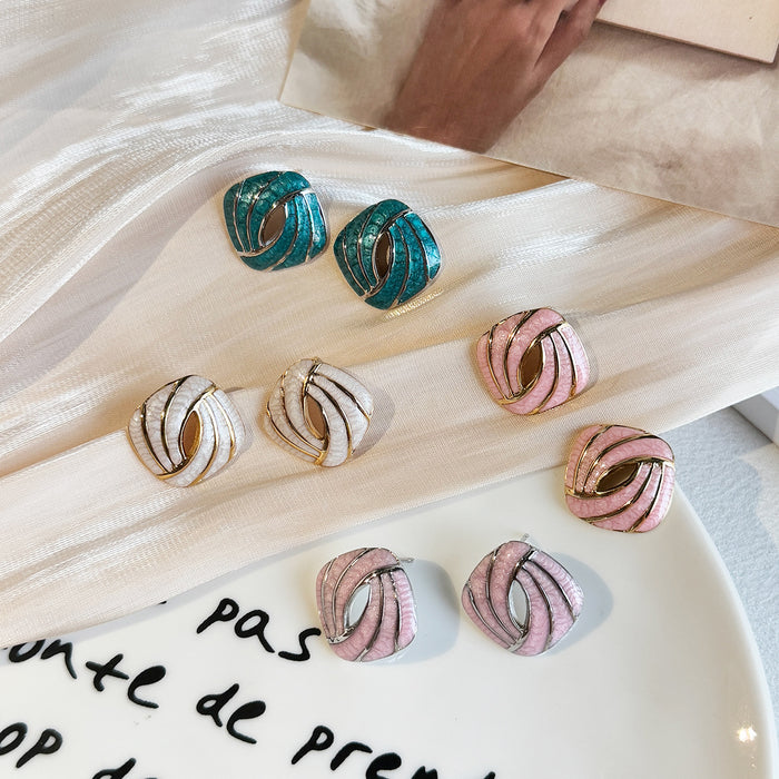 Wholesale New retro versatile temperament drop glazed enamel earrings with a unique and niche personality, light luxury earrings