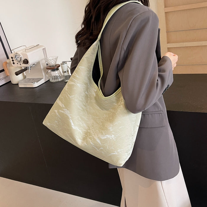 Wholesale Retro commuting bag, large capacity tote, new trendy and relaxed shoulder bag, personalized design