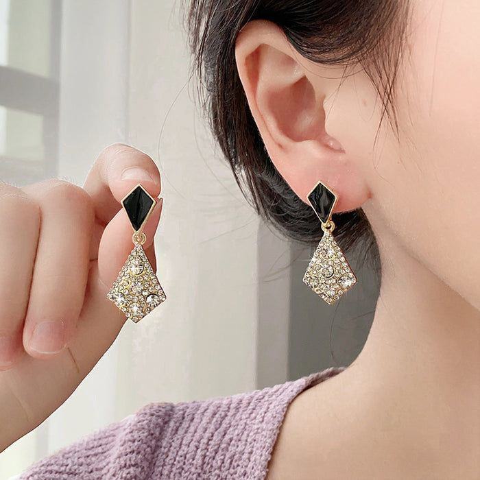 Wholesale Silver needle geometric diamond inlaid with diamonds, fashionable and simple temperament, versatile retro earring design