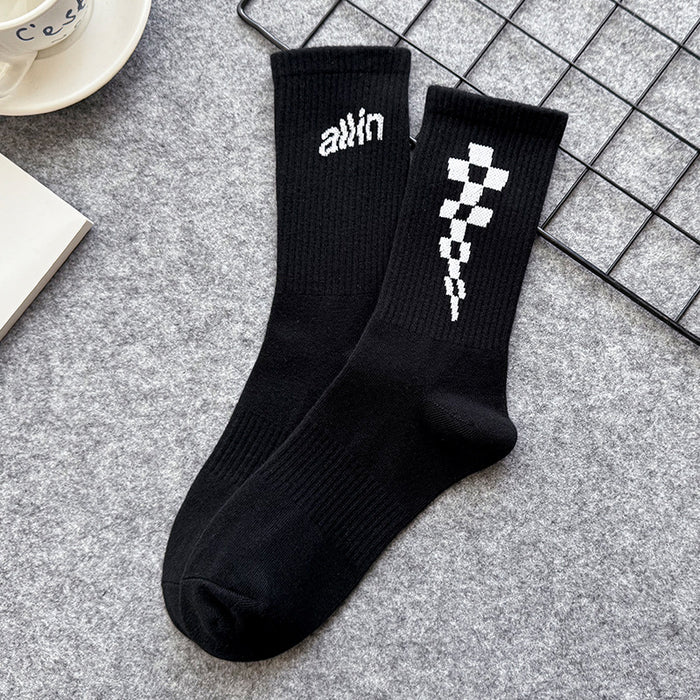 Wholesale Quality men's socks with high thread letters, simple and niche design, mid tube socks, sporty and trendy socks