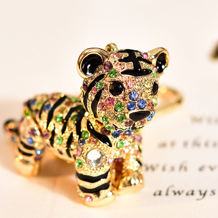 Wholesale Diamond-encrusted three-dimensional Tiger car keychain metal