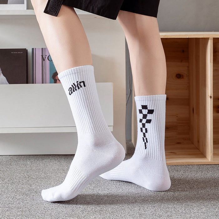 Wholesale Quality men's socks with high thread letters, simple and niche design, mid tube socks, sporty and trendy socks