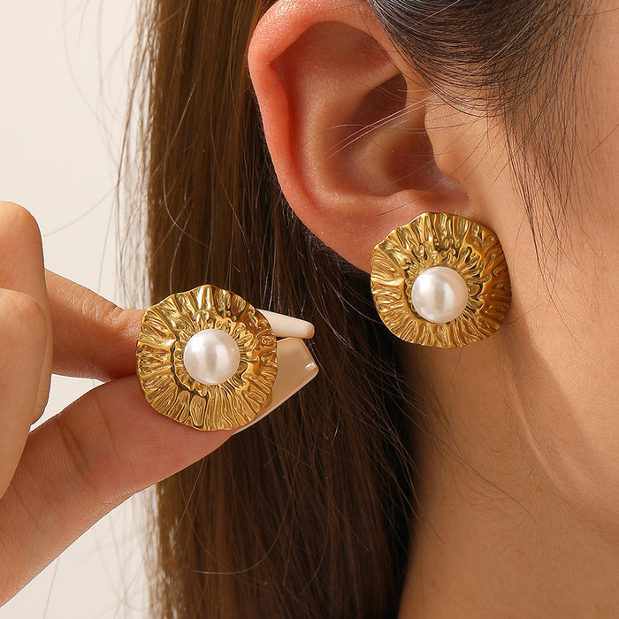 Wholesale Geometric earrings  exaggerated heart-shaped stud earrings   titanium steel   light luxury style  high-end earrings
