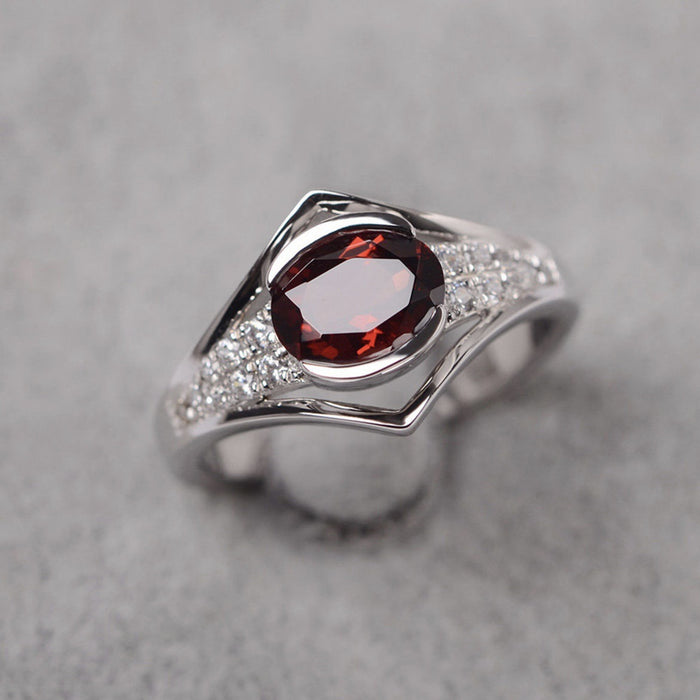Wholesale Ring set garnet red zircon