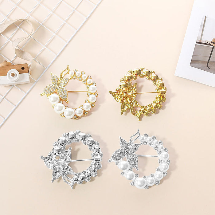 Wholesale Diamond studded pearl butterfly brooch, stylish and elegant chest flower, clothing clip, clothing accessories