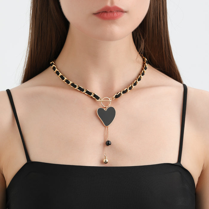Wholesale Wrapped velvet black heart mother-of-pearl necklace for women,  clavicle chain tassel necklace