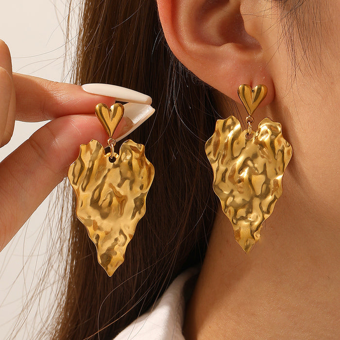 Wholesale Geometric earrings  exaggerated heart-shaped stud earrings   titanium steel   light luxury style  high-end earrings