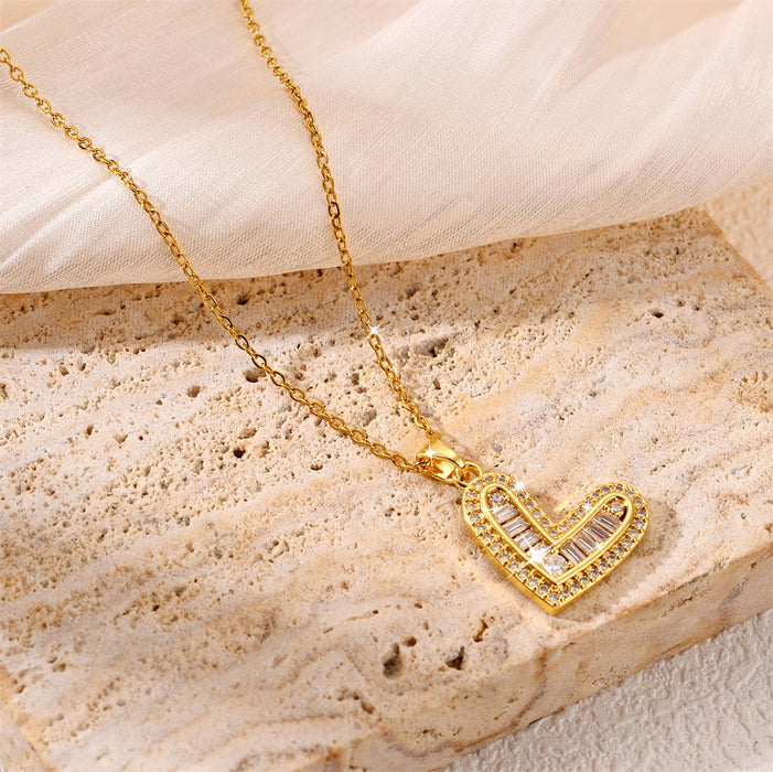 Wholesale Light luxury heart-shaped zircon exquisite titanium steel necklace, light luxury niche high-end versatile collarbone chain accessory