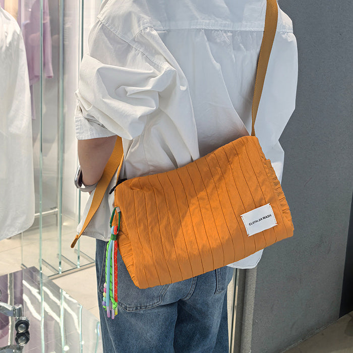 Wholesale Lazy style crossbody bag for women, large capacity tote bag, casual pillow bag, relaxed commuting shoulder bag